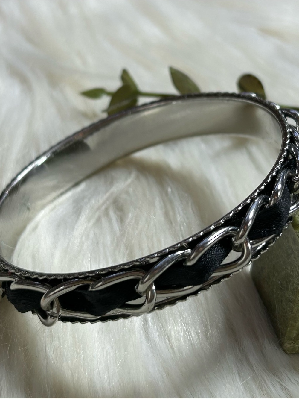 Chain Silver tone laced Accent Women's Bangle Bracelet
